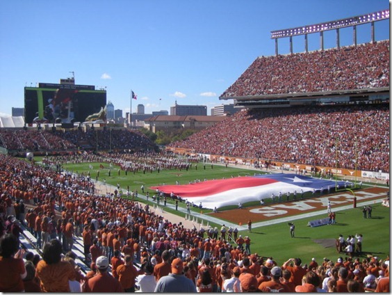 800px-Memorial_Stadium_Pregame[1]