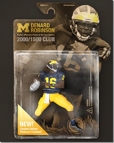 michigan-football-wallpaper-2010-denard-robinson-player-of-the-year-thumb2